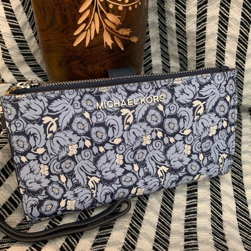 Michael kors double zip wristlet floral blue navy